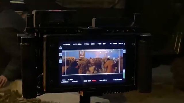 Так снимают полнометражное художественное кино🙊🙊🙊 События происходят в 1993 году возле Останкино🔥🔥🔥 смотреть онлайн