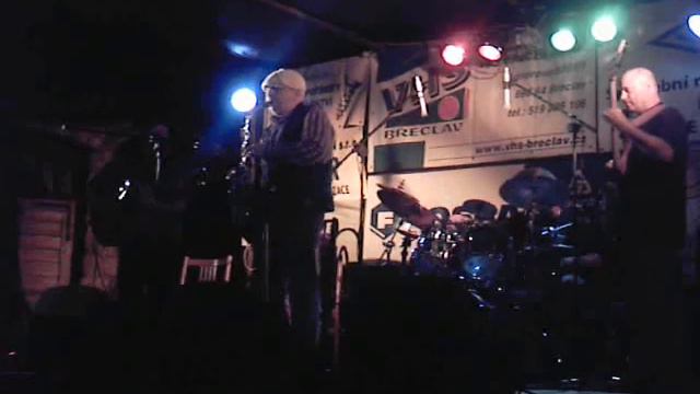 Jiří Stivín - Nepůjdu domů (Janohraní 28th July 2007) смотреть онлайн