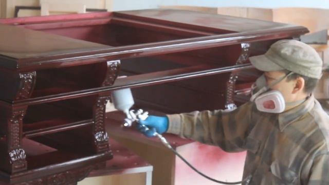 Нанесение патины на стол