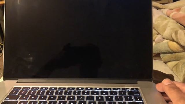 MacBook Pro black screen of death смотреть онлайн