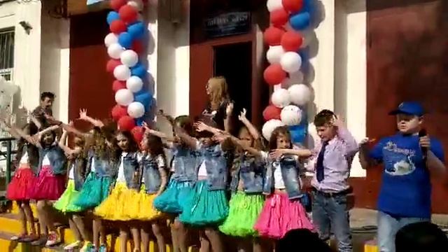 Песня о Москве. Римма Брыжахина и группа " Орхидея " смотреть онлайн