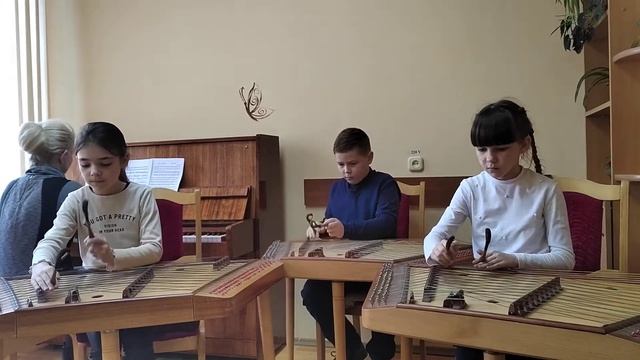 Аранжировка Н. Карш "Музыкальный алфавит". Л. Качурбина "Мишка с куклой". Ансамбль "Звёздочки". смотреть онлайн