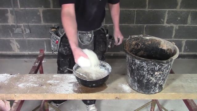 Plaster Coving Installation - How to Mix Coving Adhesive смотреть онлайн