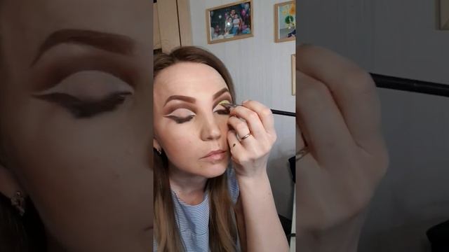 Макияж стрелки, с неоновыми тенями. смотреть онлайн