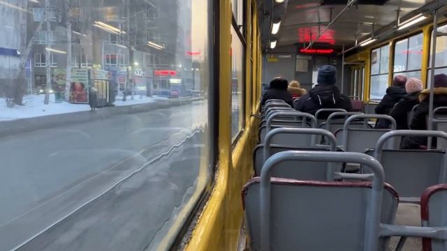 Удивительная погода зимой в Екатеринбурге 24.12.2022 Днем +2 Разные виды центра города. смотреть онлайн