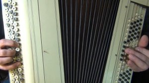 Смуглянка. (баян крупным планом)