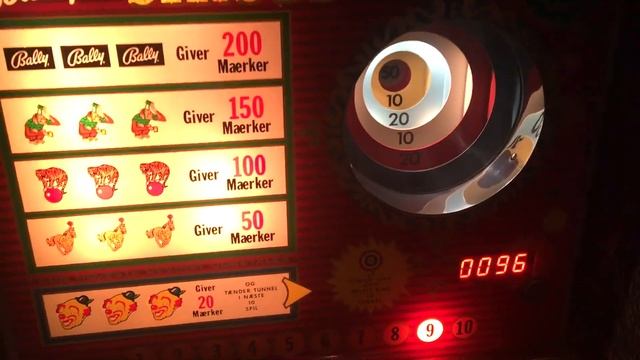 Vintage Bally Circus Slot Machine смотреть онлайн