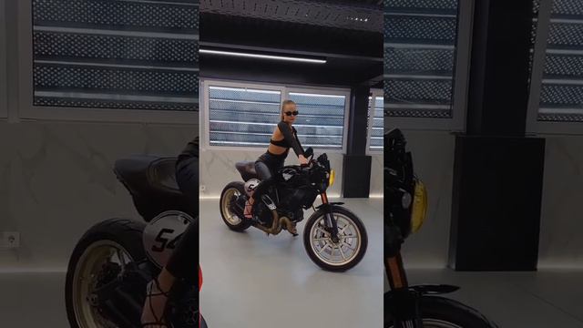 Как называется мотоцикл ? смотреть онлайн