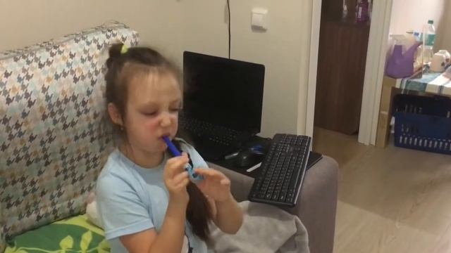 01.22г. Занятия с Софией дома ?. Приготовила чебуреки с творогом. смотреть онлайн