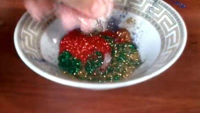 СМЕШИВАЕМ БЛЕСТЯЩИЙ ЦВЕТНОЙ ПЕСОК! смотреть онлайн