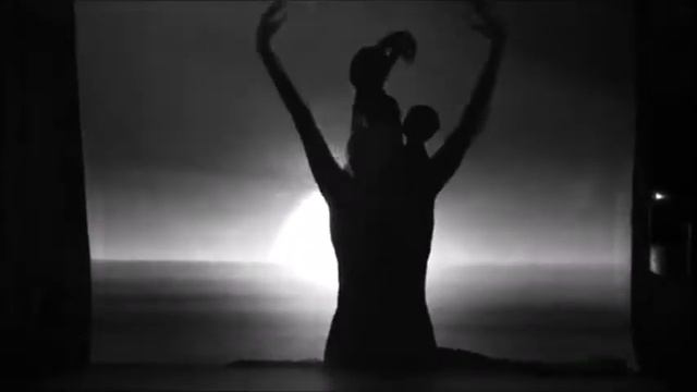 ИСТОРИЯ ЛЮБВИ В ТЕАТРЕ ТЕНЕЙ смотреть онлайн