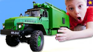 Почти РАЗБИЛИ ОГРОМНЫЙ ГРУЗОВИК из Китая! Почему Игорюша собирает машинку УРАЛ Видео для детей