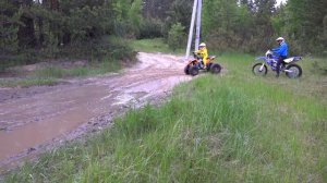 Езда по ГРЯЗИ с папОЙ и мамОЙ!!! СПАСАЮ Тишку...