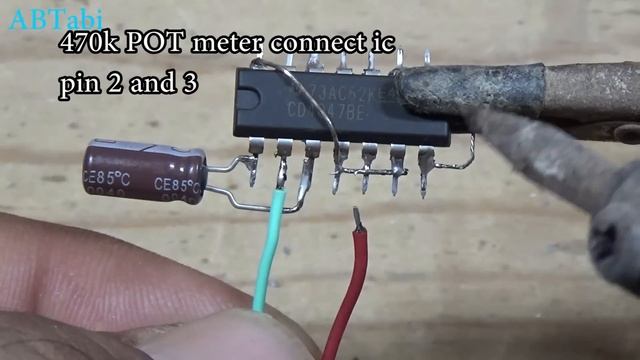 2 Simple Diy Inventions circuit using CD4047 ic смотреть онлайн
