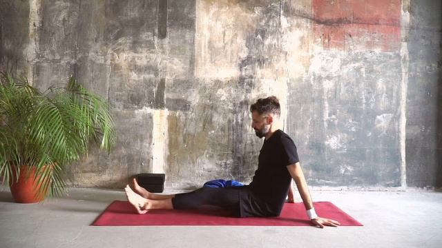 МЯГКАЯ ИНЬ-ЙОГА для раскрытия тазобедренных • Развитие гибкости для начинающих • Йога с Яннау смотреть онлайн