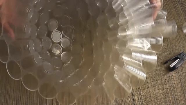 Диско шар из пластиковых стаканчиков и гирлянды смотреть онлайн