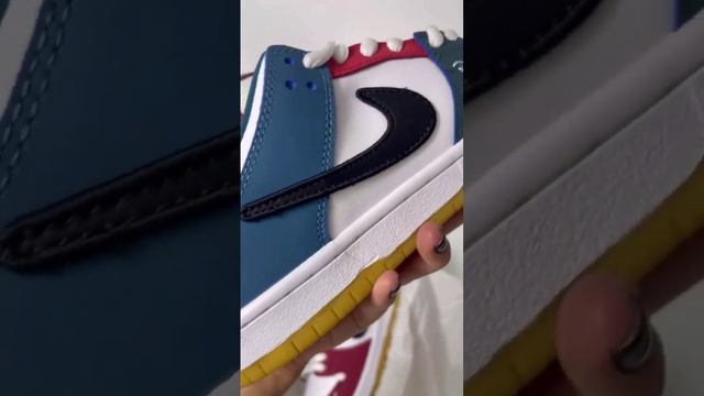 Parra x Nike SB Dunk Low. 4490₽ заказать 89996500600 смотреть онлайн