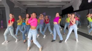 Бачата соло в ярком стиле