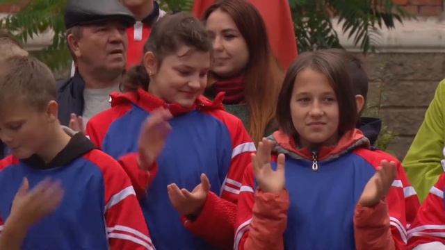 В школе № 2 состоялось открытие спортивной площадки смотреть онлайн