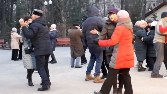 Ах, какая женщина!???/Танцы в парке Горького Харьков февраль 2021 смотреть онлайн