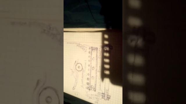 Комбайн для сбора ягод с роликом под гребёнкой подминающий под себя стебли чтобы они необорвались! смотреть онлайн