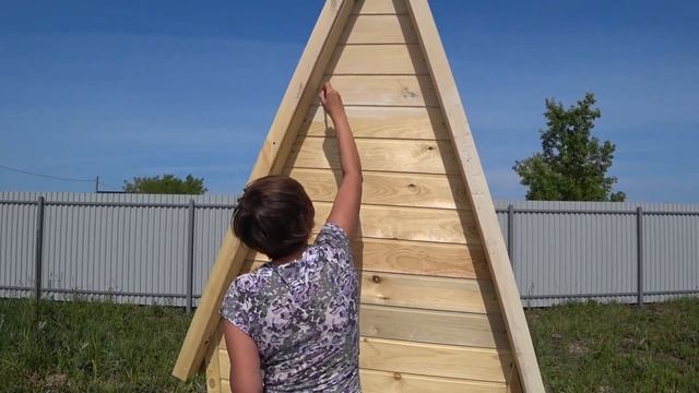 Начинаем красить уличный туалет. Участок 10 соток, за 340 тыс. руб., купили в феврале 2021 г. смотреть онлайн
