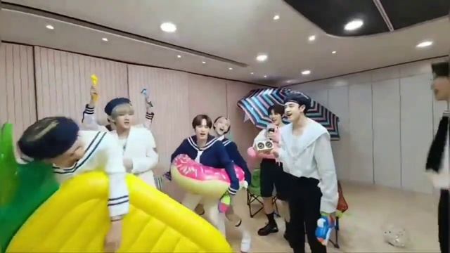 Stray Kids - Blueprint live streaming in yt смотреть онлайн