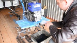 МЕНЯЕМ МАСЛО В МОТОБЛОКЕ "НЕВА МБ-2" С ДВИГАТЕЛЕМ YAMAHA MX 200. МОТОБЛОК/ОГОРОД/ДЕРЕВНЯ.