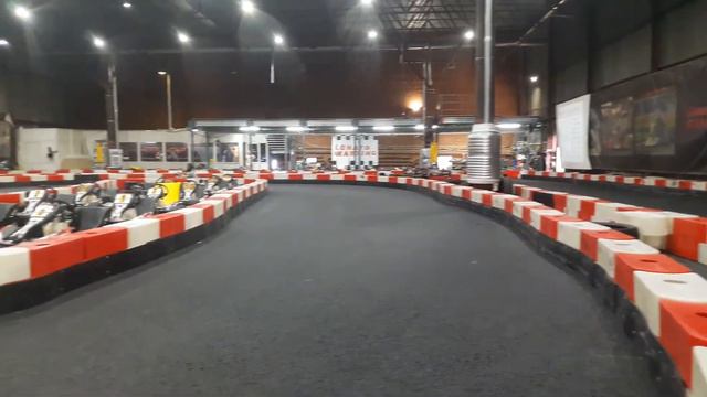 Семейный заезд Lonato Karting смотреть онлайн