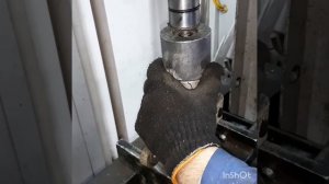 Ремонт подвески Мерседес ML,  GL,  - W164, W166, Замена задних сайлентблоков передних рычагов.