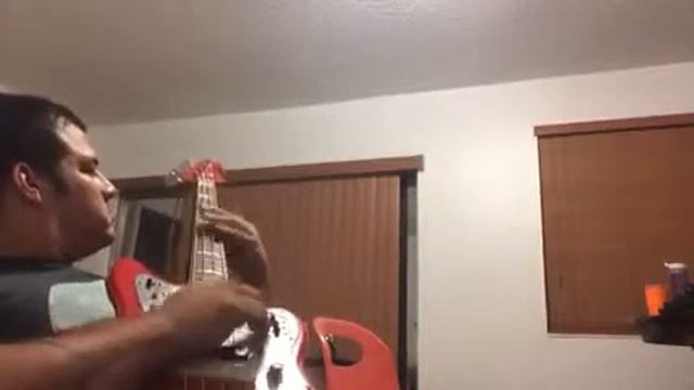 Rip tuxedo off gala slap pop fender jagstang bass смотреть онлайн