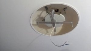 как утопитть люстру в натяжной потолок