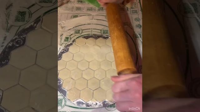 Пельмени. Как легко и быстро сделать пельмени на пельменницы. смотреть онлайн