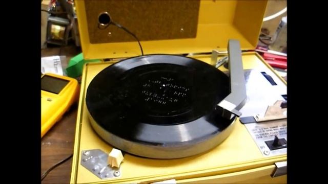 Repair of a talking book record player from 1975 смотреть онлайн