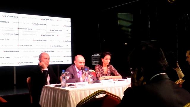 Репортаж с открытия выставки "Люди и город". смотреть онлайн