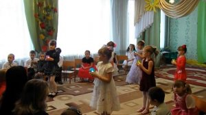 танец со свечами на 8 марта