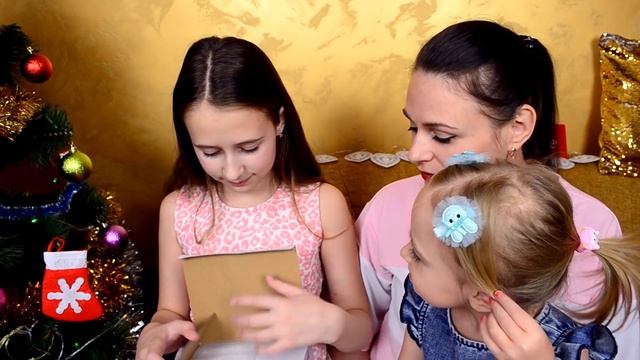 Яркое шоу на стене у нас дома. НОВОГОДНИЕ ПОДГОТОВКИ. Обновки новогодних украшений с сайта Newchic смотреть онлайн