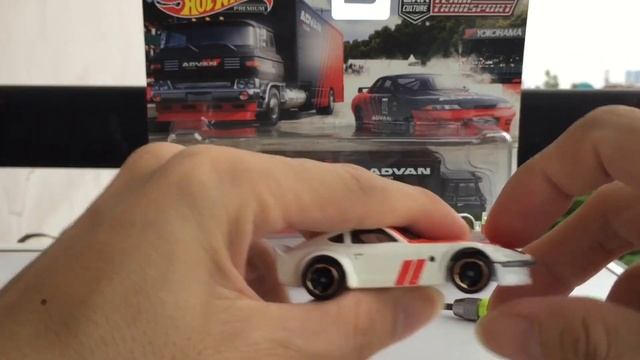 Hot Wheels Nissan Fairlady Z (Datsun 240Z) Advan смотреть онлайн