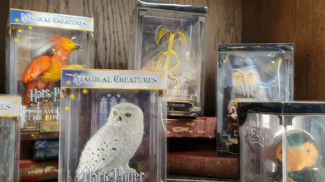 HARRY POTTER STORE IN GATWICK AIRPORT! смотреть онлайн
