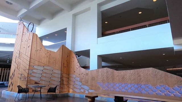 [4K] HAWAII- Waikiki Beach Marriott Resort & Spa Hotel and Kalakaua Ave. смотреть онлайн