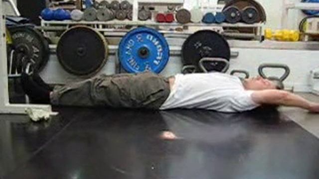 pilates liike 2 the roll up "istumaannousu suorin jaloin" смотреть онлайн