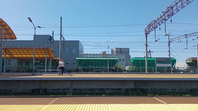 ЖД. Электровоз 3ЭС4К с хопперами и скоростной электропоезд Ласточка ЭС1П|Октябрьская железная дорог смотреть онлайн