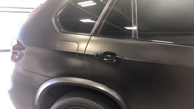 Sleek and Elegant Satin Black Full Color Change Wrap - BMW X5 смотреть онлайн