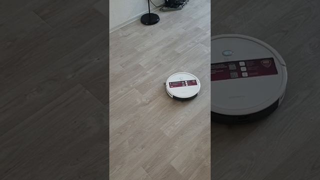 Робот-пылесос Polaris PVCR 1028 Wi-Fi IQ Home.Функция спираль,уборка на месте смотреть онлайн