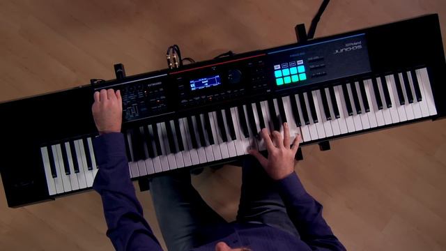 Roland JUNO-DS Synthesizer Demo with Scott Tibbs смотреть онлайн