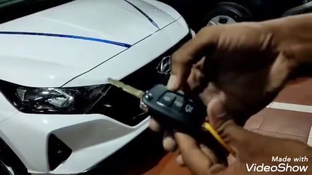 smart key & flip key hidden feature(New i20/New creta/New venue only smart key 4 botton remote) смотреть онлайн