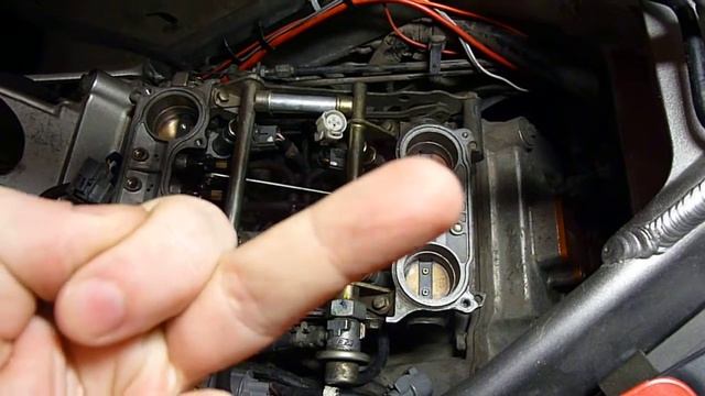 Leaking fuel injectors on 2002 VFR800 смотреть онлайн