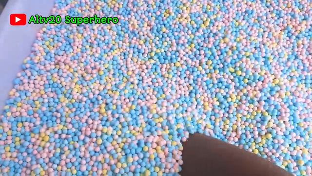 Avengers Superhero, Spiderman, Superman, Red Hulk, Doraemon, Pokemon Pikachu, Bumblebee, Aquaman смотреть онлайн