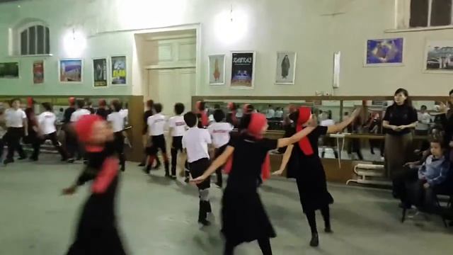 Танцы от четких пацанов!! смотреть онлайн