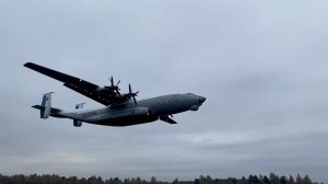 Полеты Ан-22 «Антей» при низкой облачности в Тверской области
